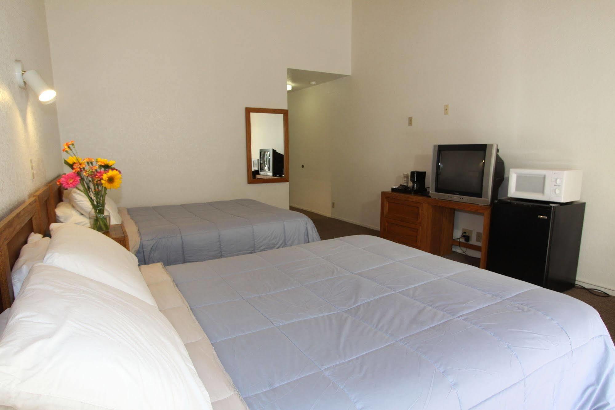 Pioneer Inn & Suites Volcano Zewnętrze zdjęcie