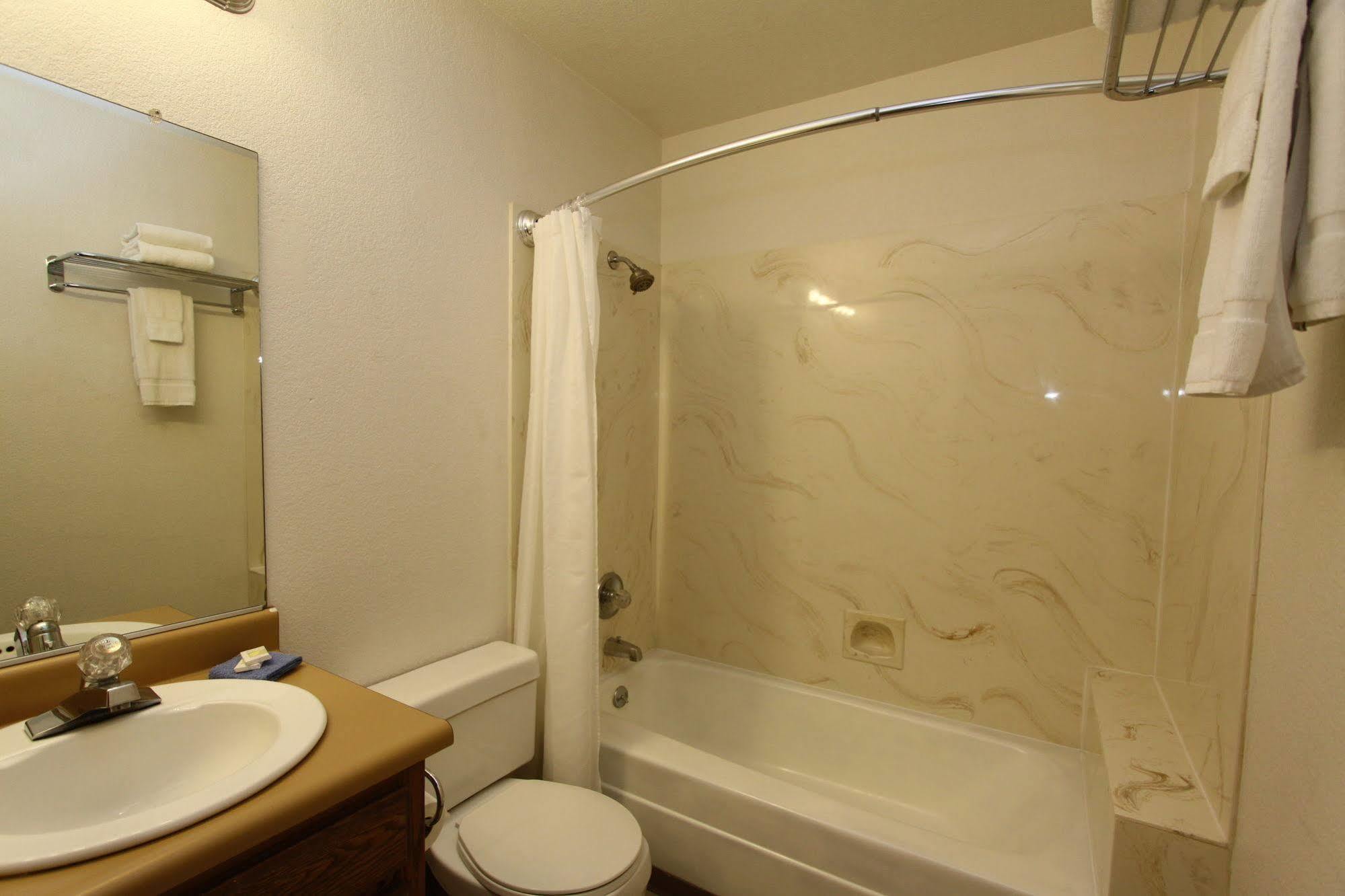 Pioneer Inn & Suites Volcano Zewnętrze zdjęcie